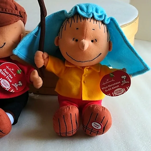 Peanuts Plush Toy Set - Hallmark - Picture 2 of 7
